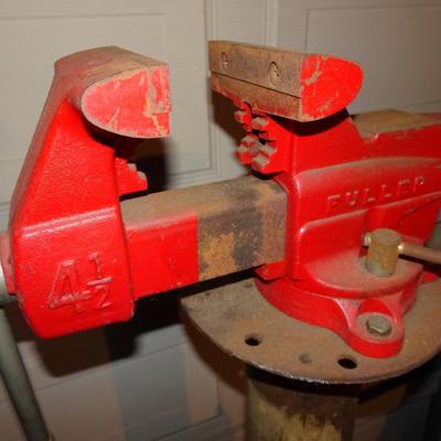 LOT 302. VINTAGE FULLER VISE ON STAND