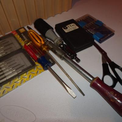 LOT 309 VARIETY OF TOOLS