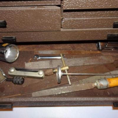LOT 310. MACHINST TOOL BOX WITH TOOLS