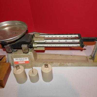 LOT 313. OHAUS SCALE
