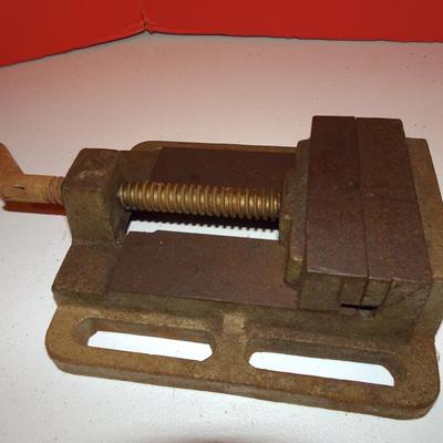 LOT 314. DRILL PRESS VISE