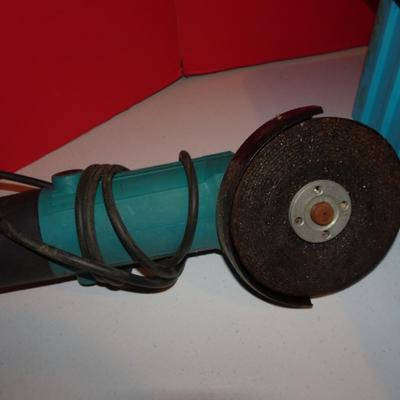 LOT 318. CLAMPS AND ANGLE GRINDER