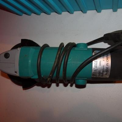 LOT 318. CLAMPS AND ANGLE GRINDER