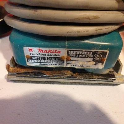 LOT 320. MAKITA SANDER AND DISC GRINDER