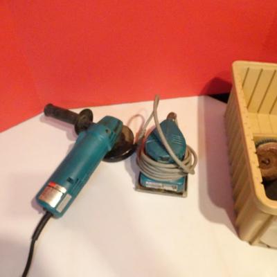 LOT 320. MAKITA SANDER AND DISC GRINDER