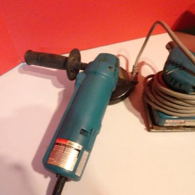 LOT 320. MAKITA SANDER AND DISC GRINDER