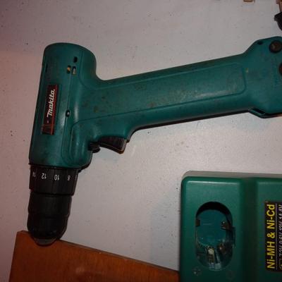 LOT 324 DRILL AND DRILL BITS