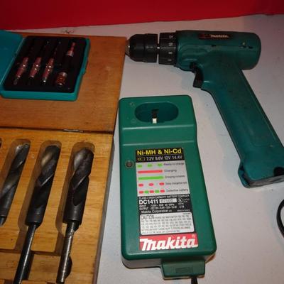 LOT 324 DRILL AND DRILL BITS