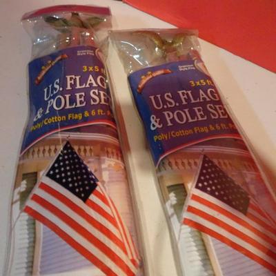 LOT 326. US FLAG KITS
