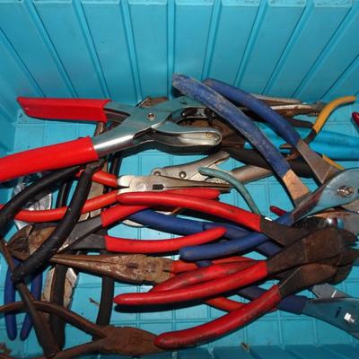 LOT 330. VARIETY OF TOOLS