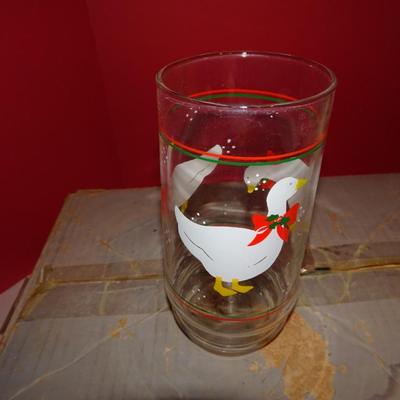 LOT 334. GLASSWARE.
