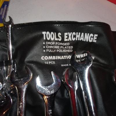 LOT 338 WRENCH HSET AND TIE DOWNS