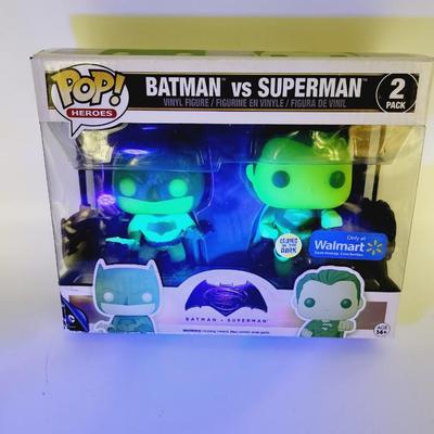 FUNKO POP HEROS GLOW IN THE DARK BATMAN VS SUPERMAN
