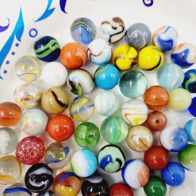 ARRAY OF COLLECTABLE MARBLES