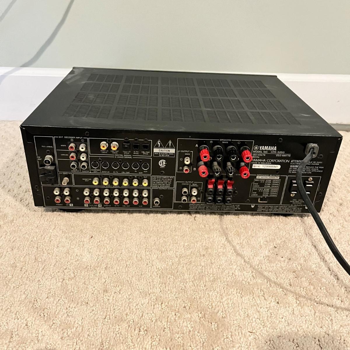Yamaha HTR5250 A/V Receiver (DNMG)