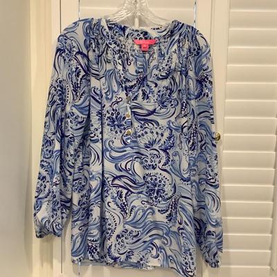 Lot 8548 Lilly Pulitzer Ladies Tops ( 1 NEW WITH TAG )