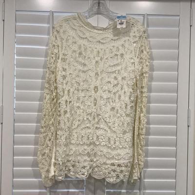 Lot 8600 Three Ladies Formal Blouses