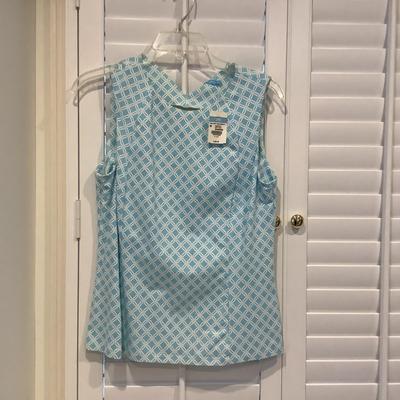 Lot. 8603  Three Ladies Tops ( 2 NEW WITH TAGS )