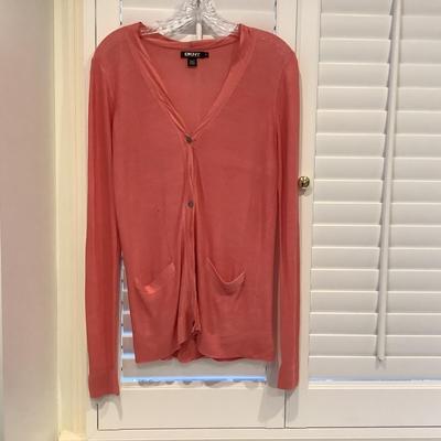 Lot. 8604  Lot of Ladies Tops / Cardigan