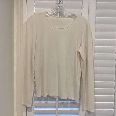 Lot. 8604  Lot of Ladies Tops / Cardigan