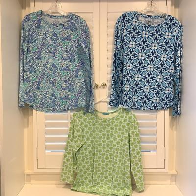 Lot 8607. Lot of Ladies Tops
