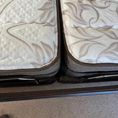 Classic Queen Wood Bed Frame. (BR2-JM)