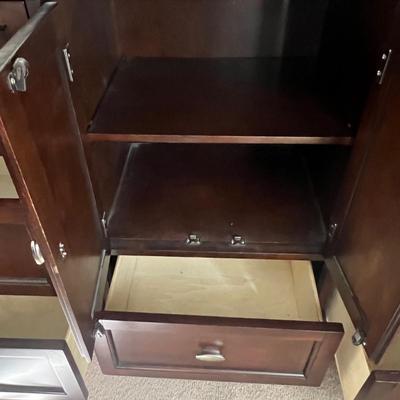 Classic Wood Dresser and Mirror (BR2-JM)