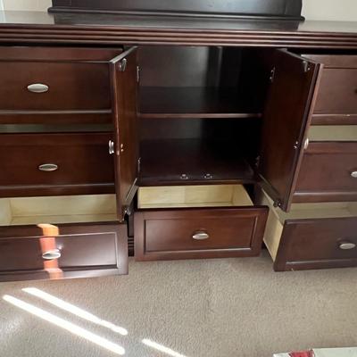 Classic Wood Dresser and Mirror (BR2-JM)