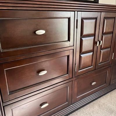Classic Wood Dresser and Mirror (BR2-JM)