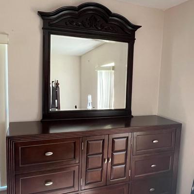 Classic Wood Dresser and Mirror (BR2-JM)