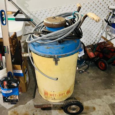 Master Vac Pol-E-Con Vacuum (G-JM)