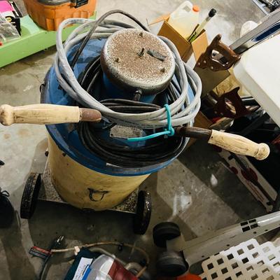 Master Vac Pol-E-Con Vacuum (G-JM)
