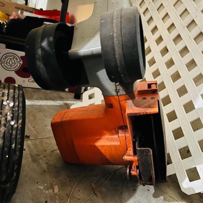 Black & Decker Deluxe Edger Trimmer (G-JM)