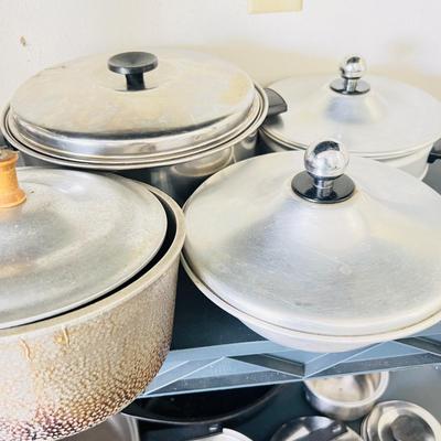 Lots of Pots  (G-JM)