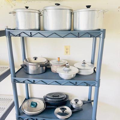 Lots of Pots  (G-JM)