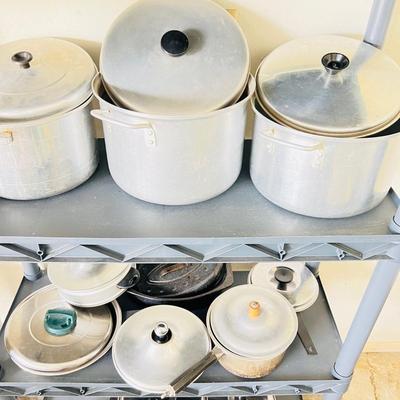 Lots of Pots  (G-JM)