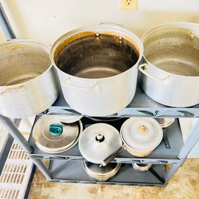 Lots of Pots  (G-JM)