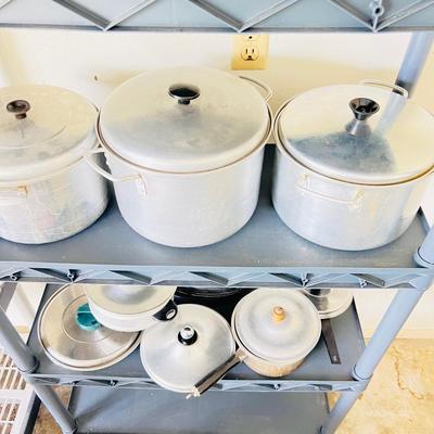 Lots of Pots  (G-JM)