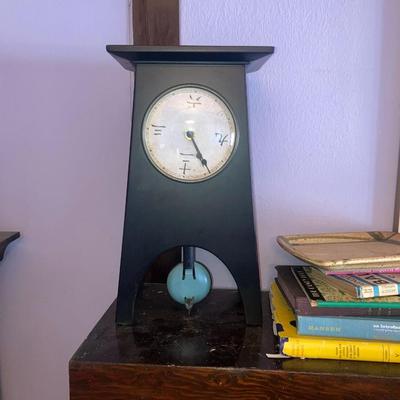 Chinese motif modern mantel clock