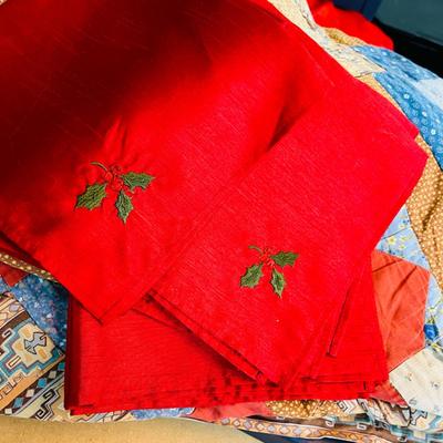 Tub of Christmas & Other linens