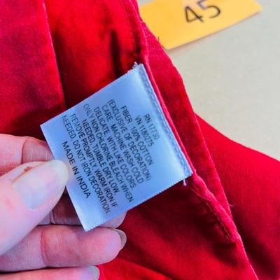Tub of Christmas & Other linens