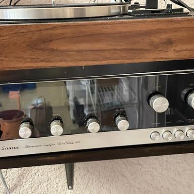 Lot 73. Turntable Stereo System
