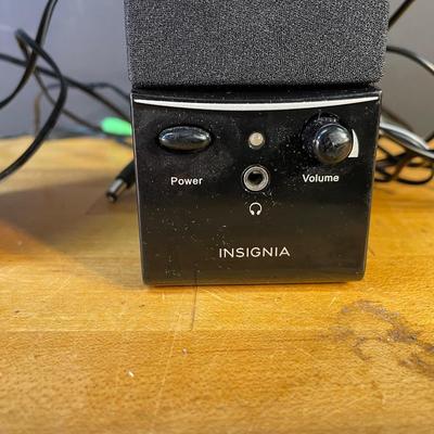 Lot 90  Insignia Computer Speakers