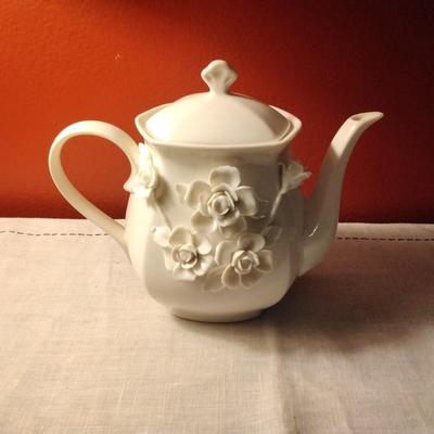 I Godinger Co Vintage Teapot With Lid