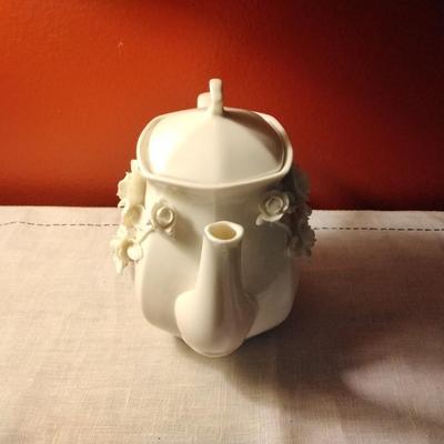 I Godinger Co Vintage Teapot With Lid