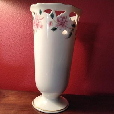 LENOX BARRINGTON COLLECTION VASE 8.5"