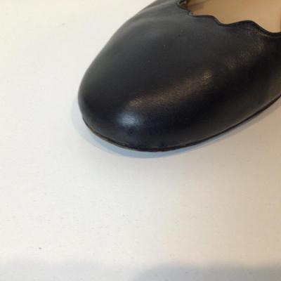 8748 CHLOE Leather Scalloped Edge Ballerina Flats 8.5