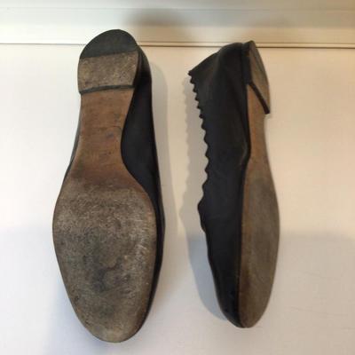 8748 CHLOE Leather Scalloped Edge Ballerina Flats 8.5