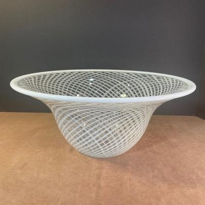 Loto 191. Blown Glass Bowl