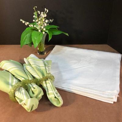 Lot 211  Table Clot, Napkins and Silk Floral